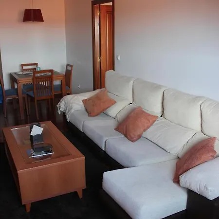 Piso Centrico En Mino. アパート