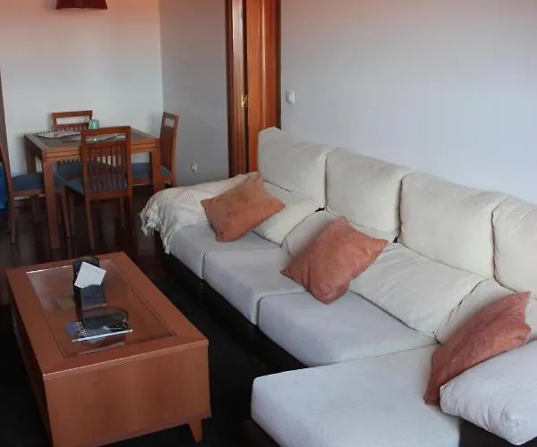 Piso Centrico En Mino. Apartament